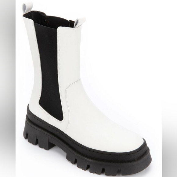 Kenneth Cole New York Women's Maple Pull On Chelsea Lug Sole Boots White, Sz 10 - Picture 2 of 10